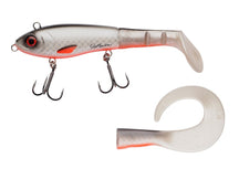 ABU GARCIA SVARTZONKER MCHYBRID 20CM 100G On todella pyytävä hybridiviehe / haukiviehe. Kaksi kiinnityskohtaa mahdollistavat säädettävän uinnin erilaisiin olosuhteisiin sekä pyrstö on myös vaihdettavissa sirppipyrstöön